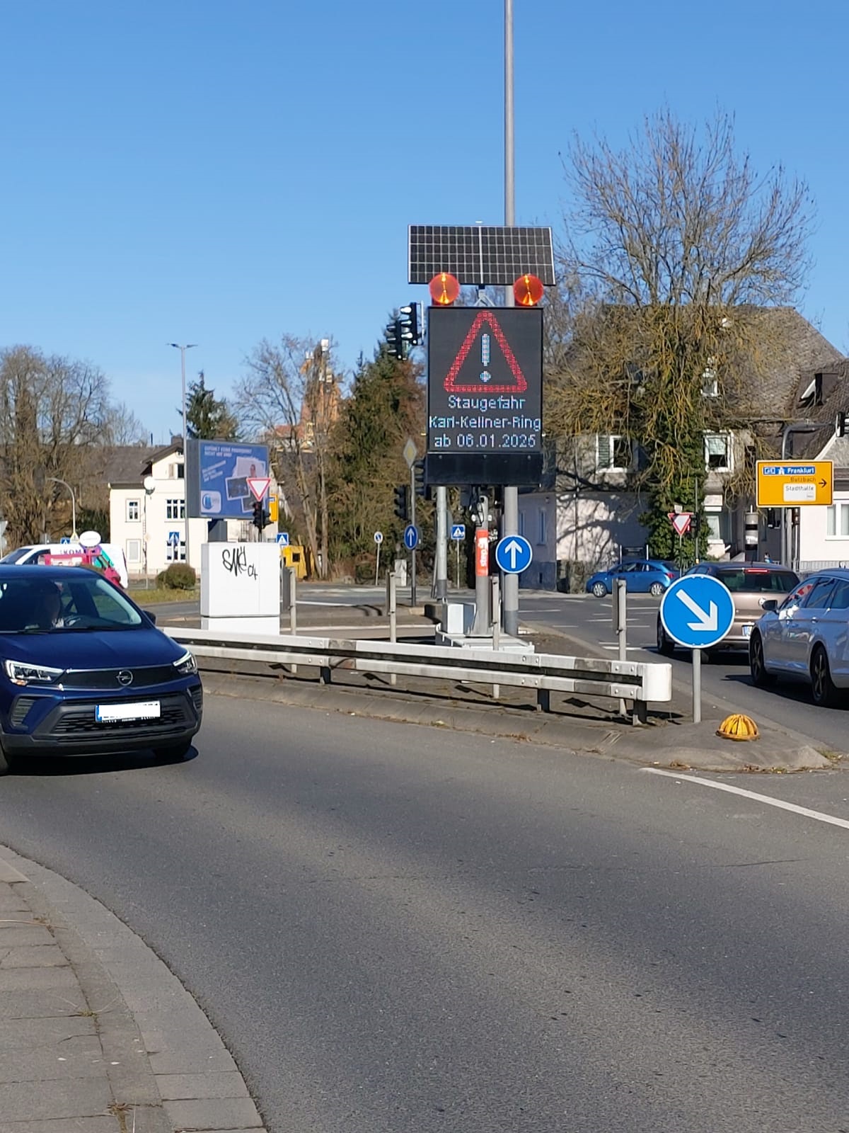 LED-Tafel an der Kreuzung Nauborner Straße/Schützenstraße/Bergstraße